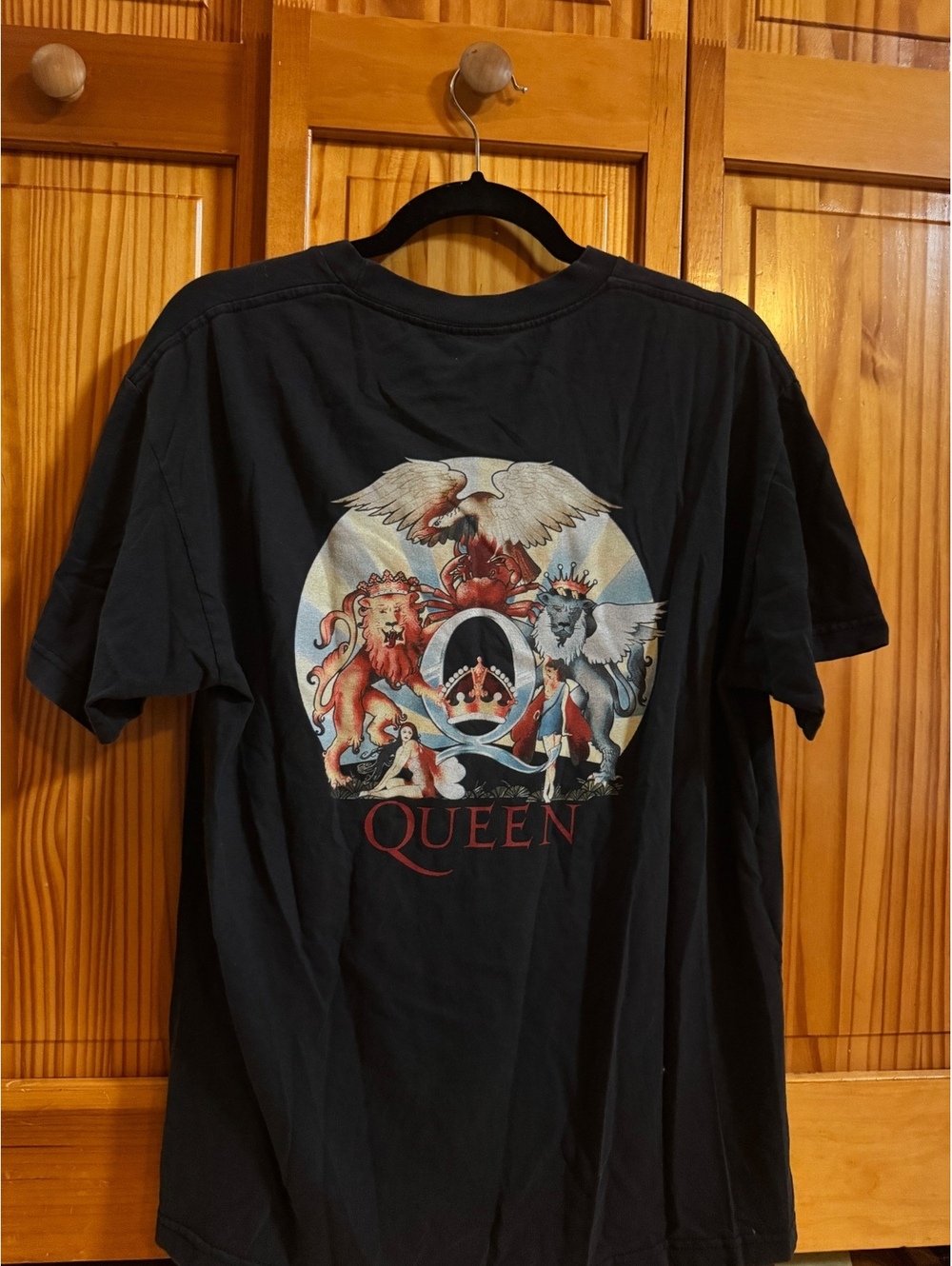 DAY Queen Graphic T-Shirt